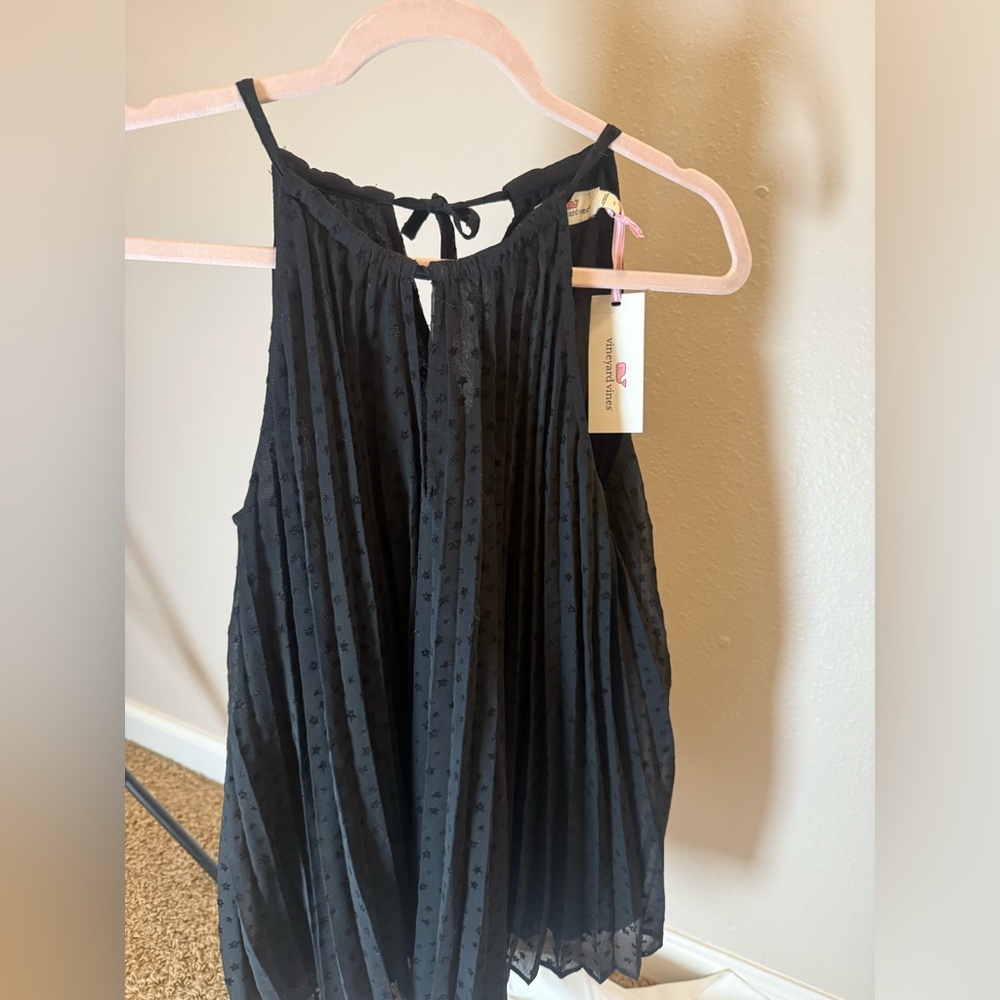 NWT Vineyard Vines Black Pleated Women's Top